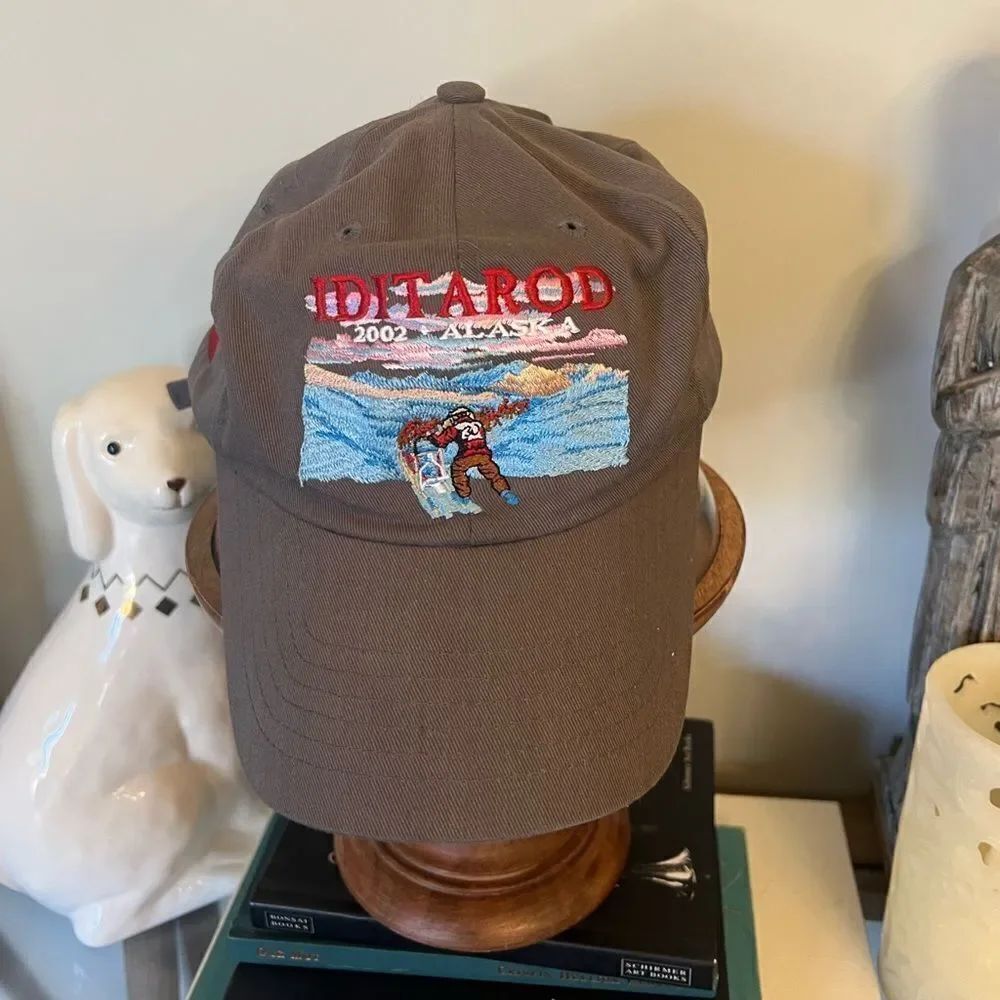 Iditarod vintage embroidered 2002 Wells Fargo Alaska Dog Racing unisex hat.